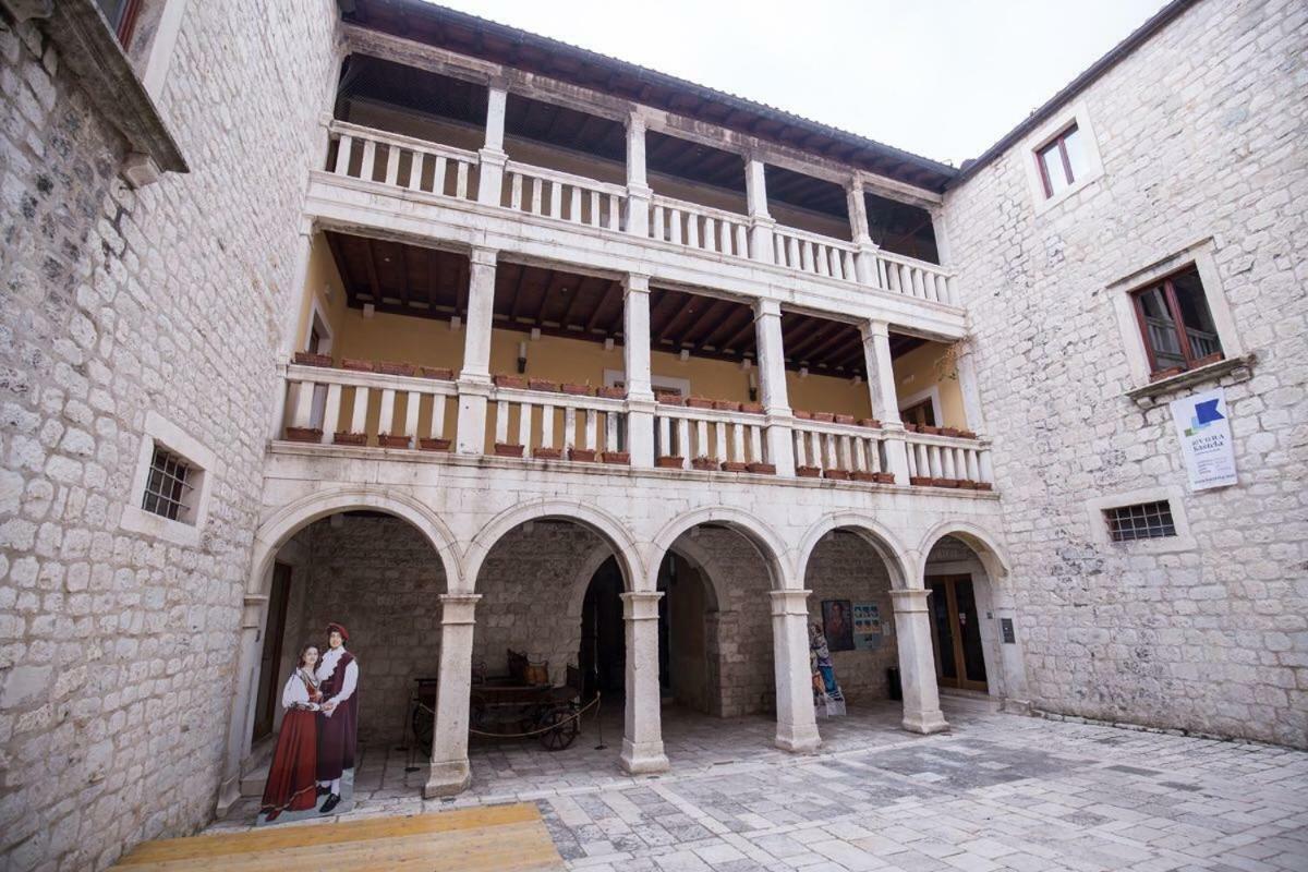 Soba Za Odmor Nika Hotel Kaštela Kültér fotó